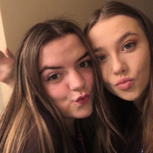 Meet your Posher, Emilee - Picture 1 of 1